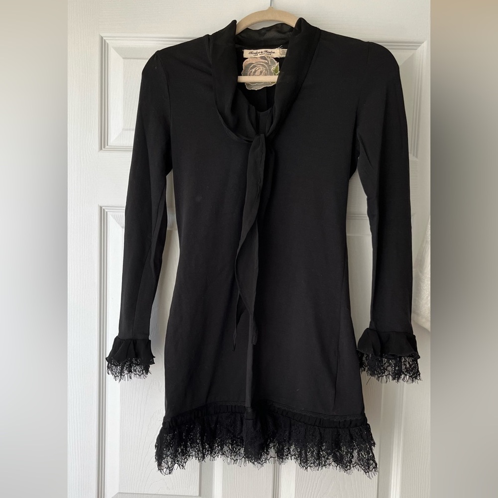 Twelve by twelve, Black Lace-Trim Long Sleeve Tunic with Neck Tie